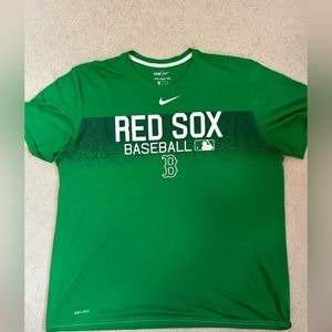 Green Nike Boston Red Sox T-Shirt. XXL